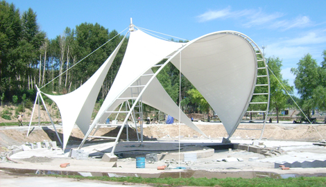 乐竞(中国)-lejing.com铺展膜面需要注意什么